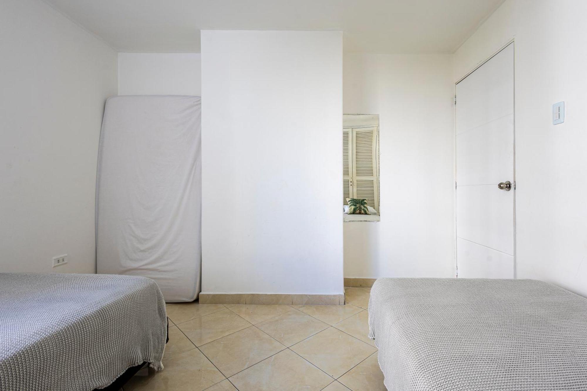 Apto 837 Apartamento